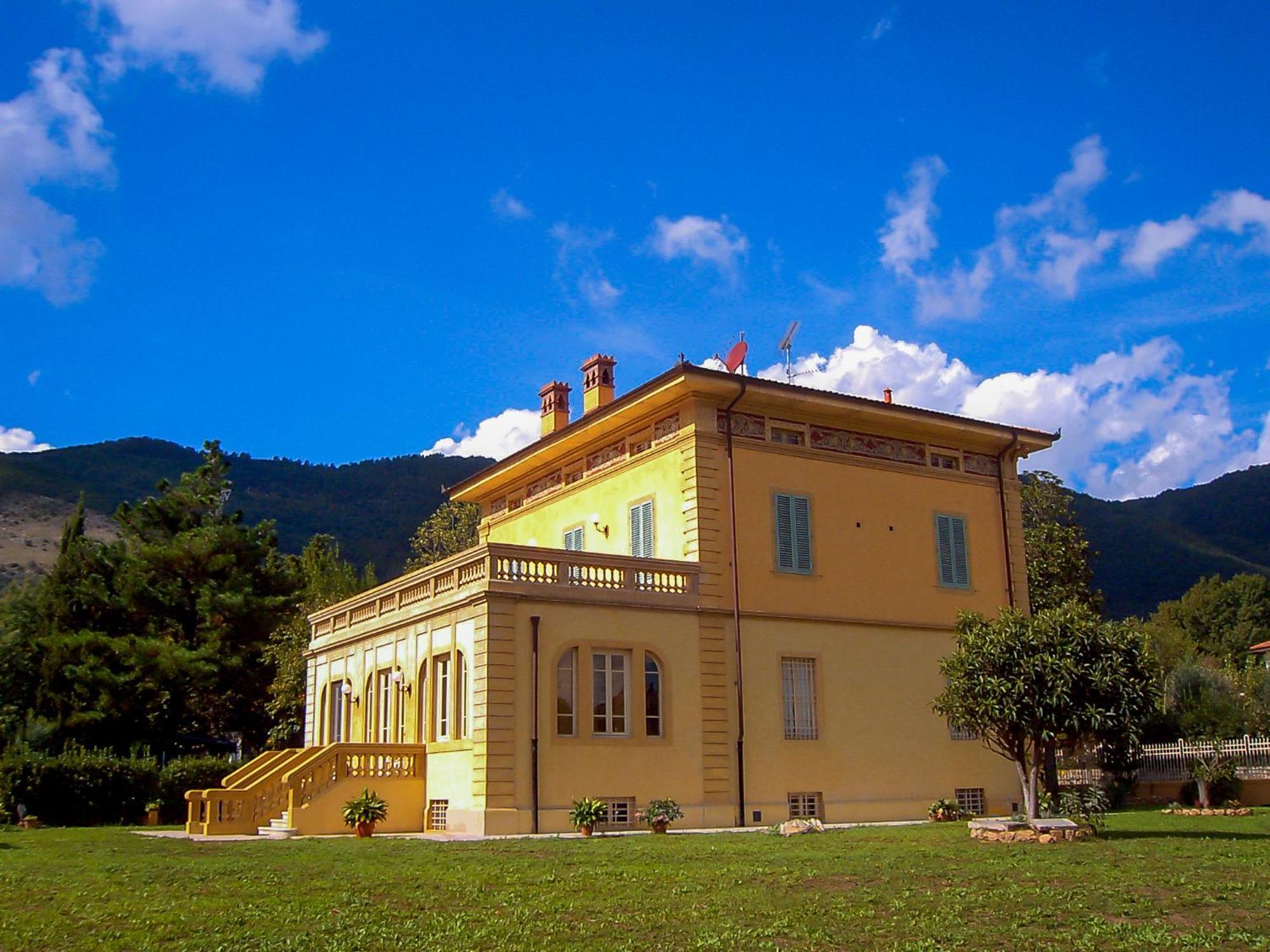 Marta Guest House Lucca Luaran gambar