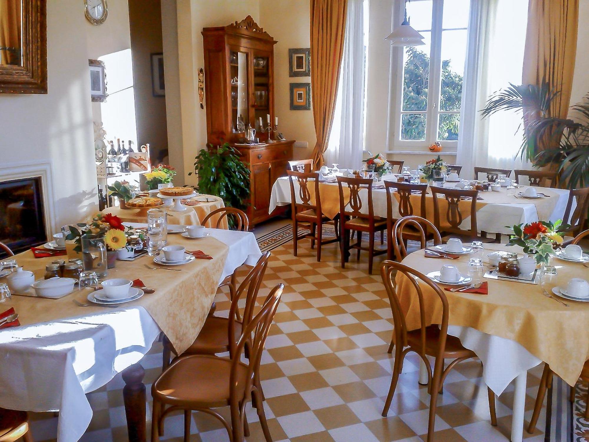 Marta Guest House Lucca Luaran gambar