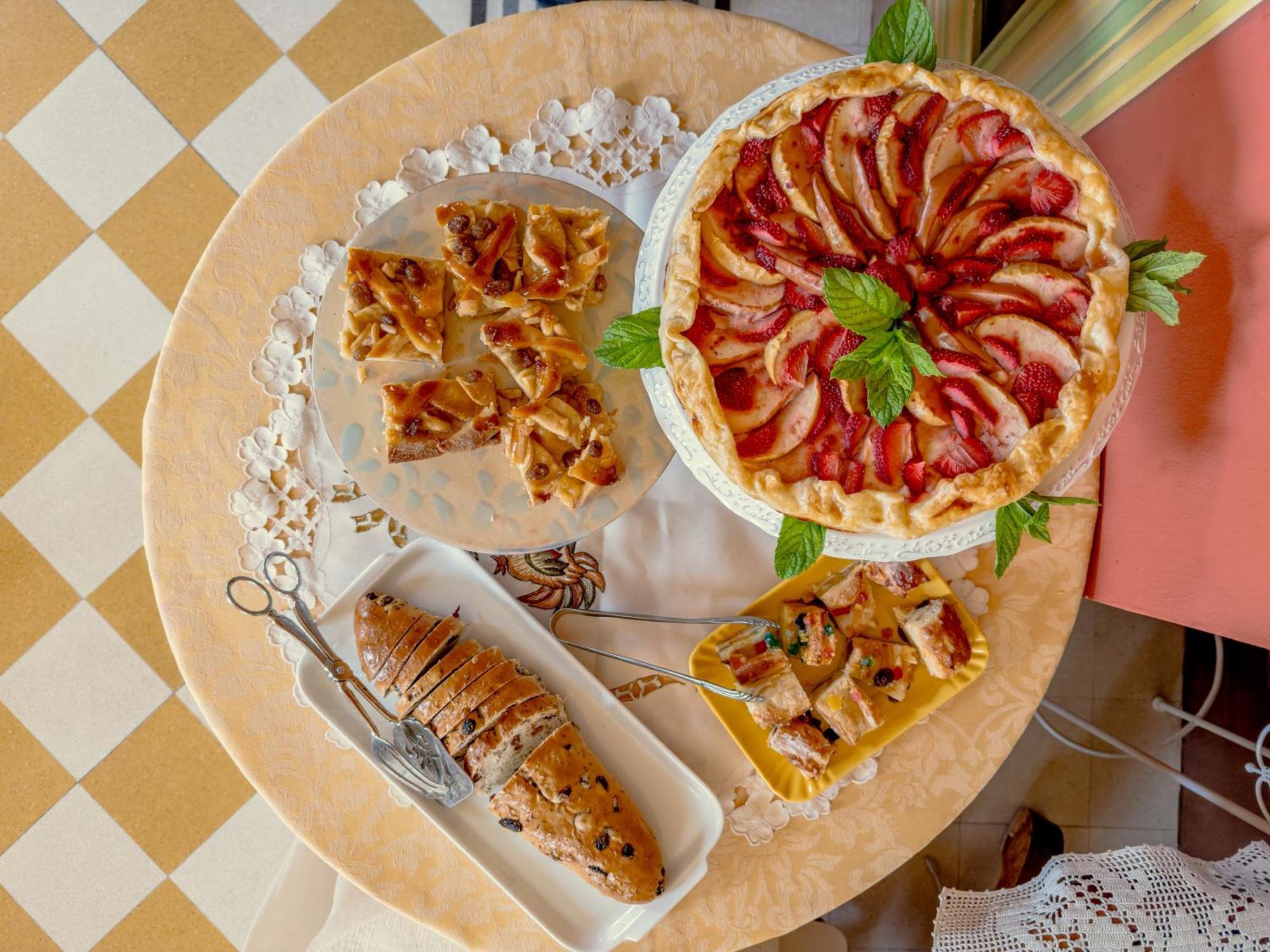 Marta Guest House Lucca Luaran gambar