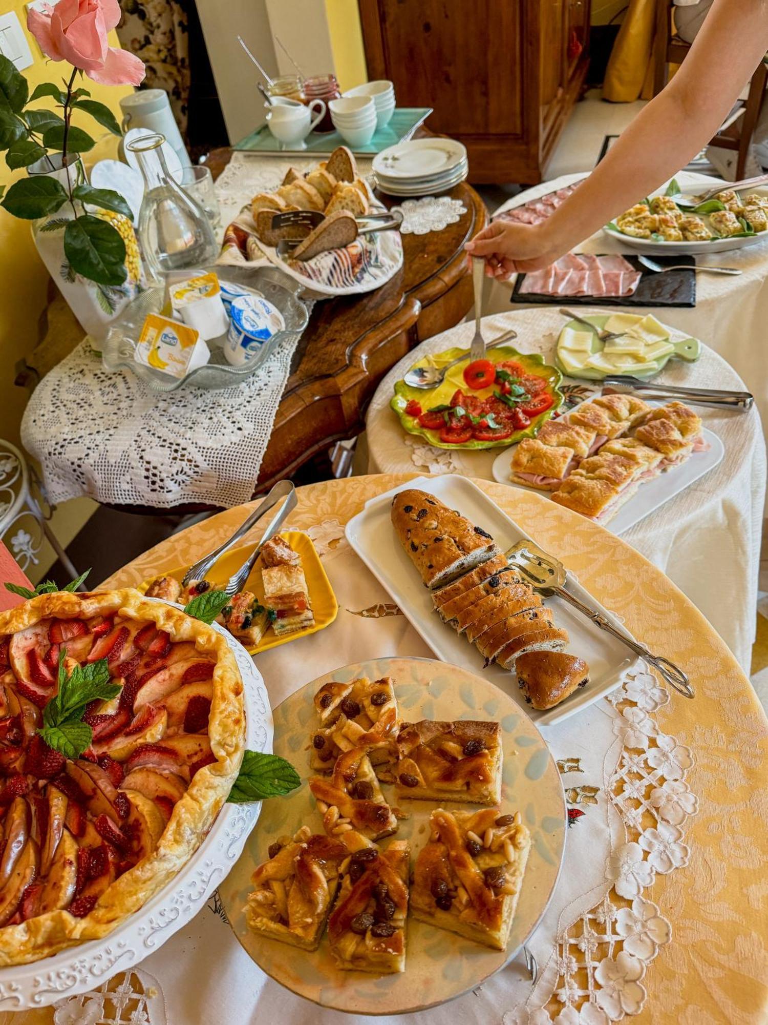 Marta Guest House Lucca Luaran gambar