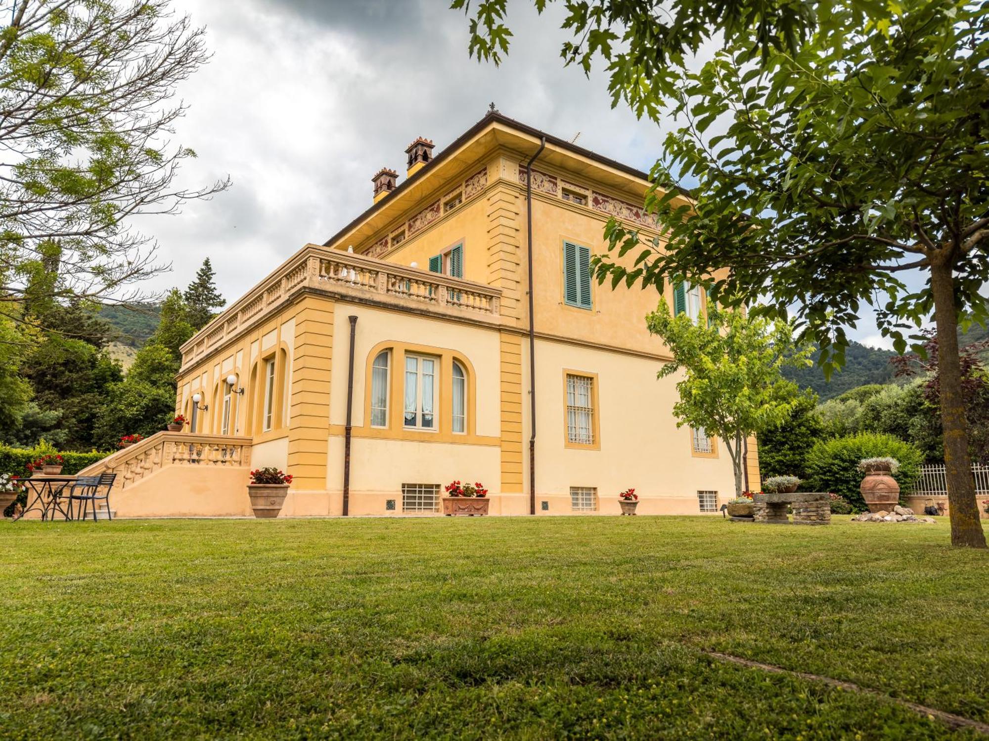 Marta Guest House Lucca Luaran gambar