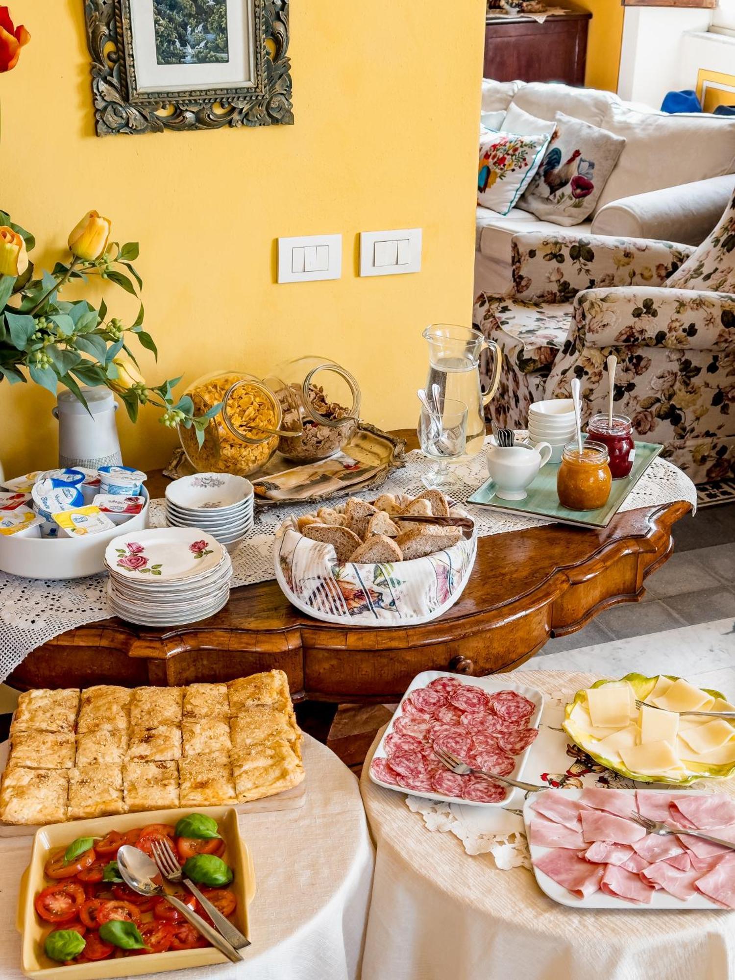 Marta Guest House Lucca Luaran gambar
